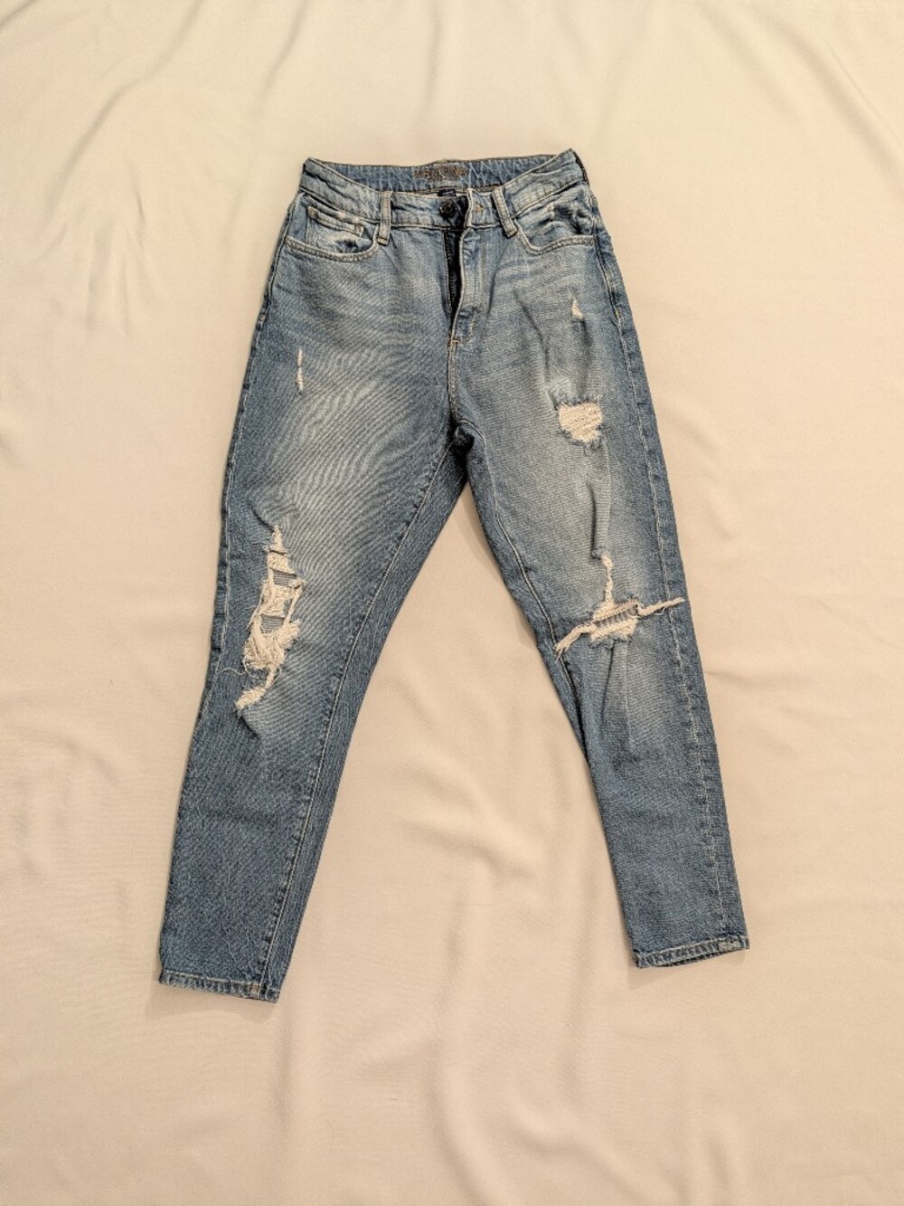 Arizona Jean Company Light Blue Distressed Skinny Jeans